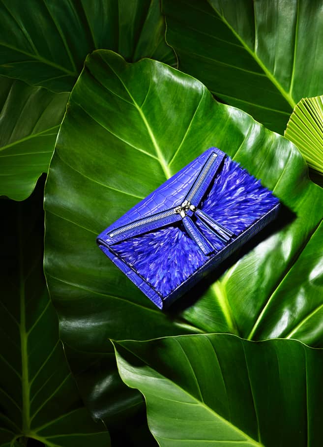 Pochette plumes bleu et cuir python haute couture Majorelle Ingrid Paris 